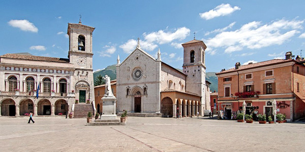 Norcia - Piazza San Benedetto